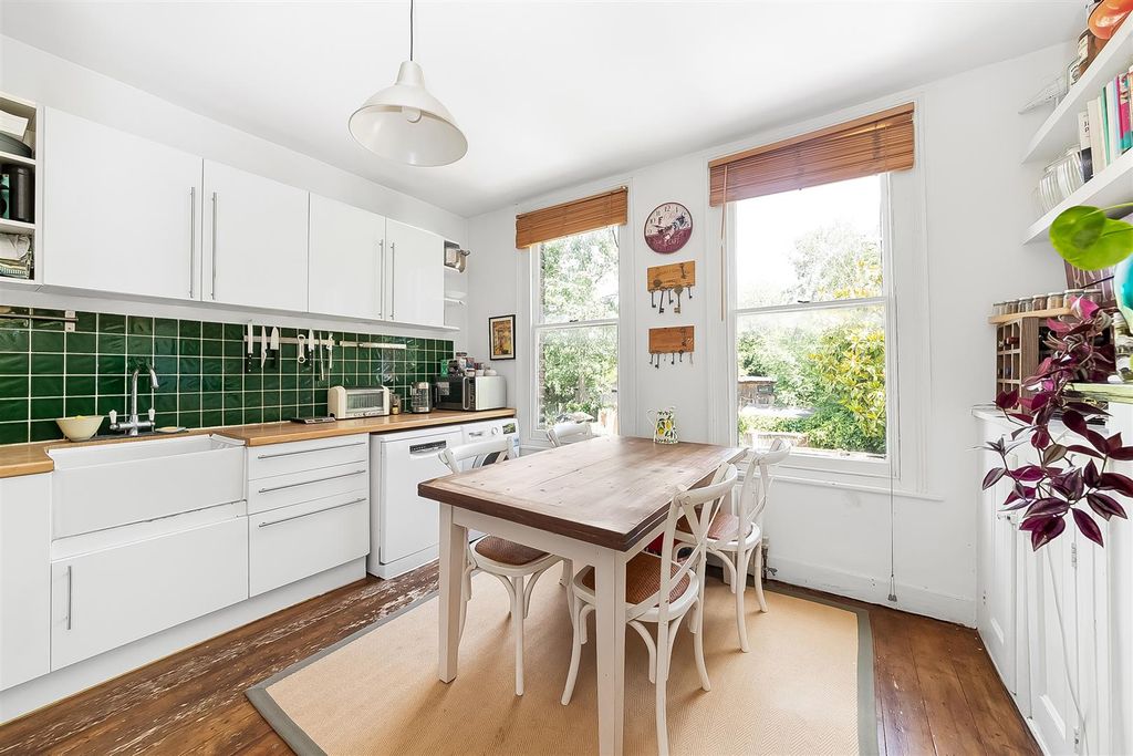 Property photo 3 of 14 Kitchen