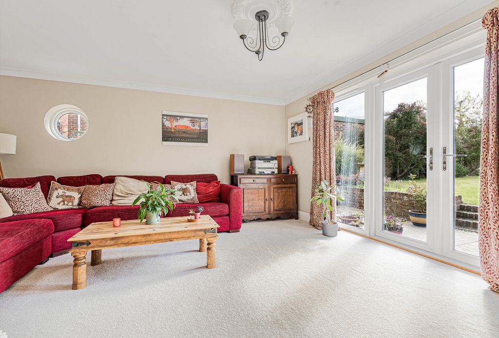 Property photo 2 of 25