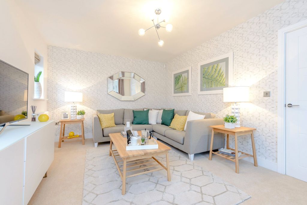 Property photo 3 of 16 Show Home