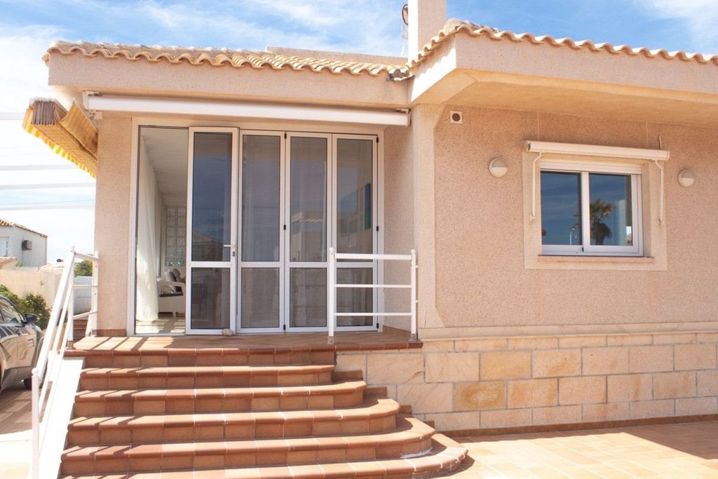 Property photo 2 of 50