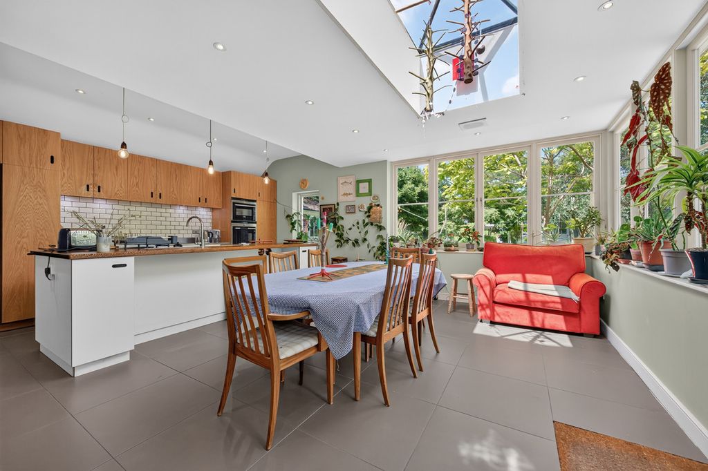 Property photo 1 of 50