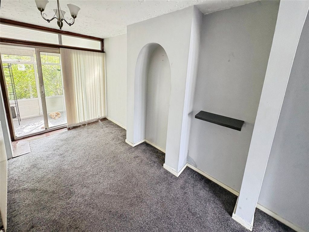 Property photo 3 of 8 Dining Room