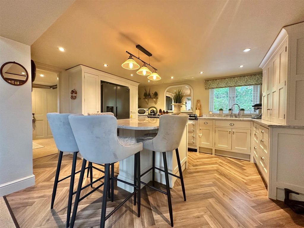 Property photo 2 of 44 Img_9822.Jpg