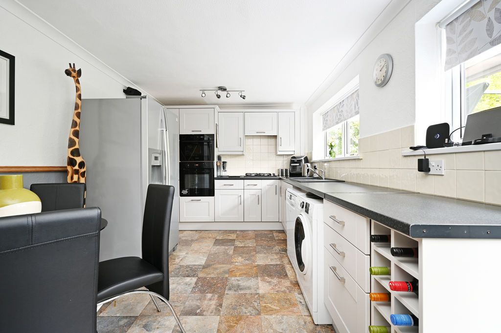 Property photo 2 of 30 Kitchen