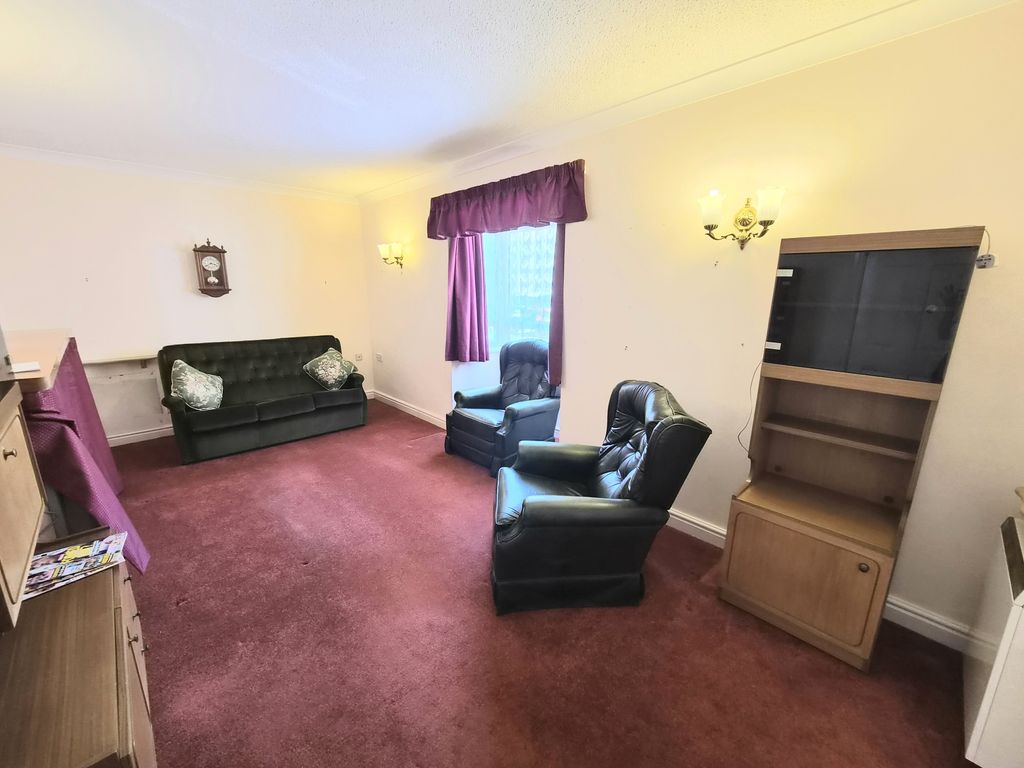 Property photo 3 of 12