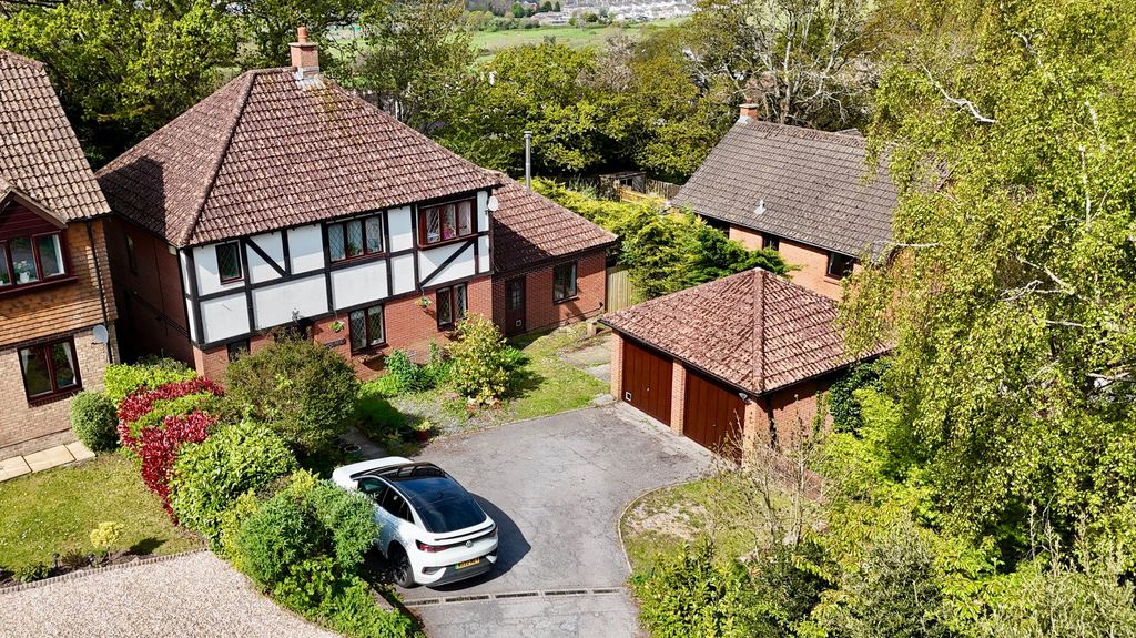 Property photo 1 of 27