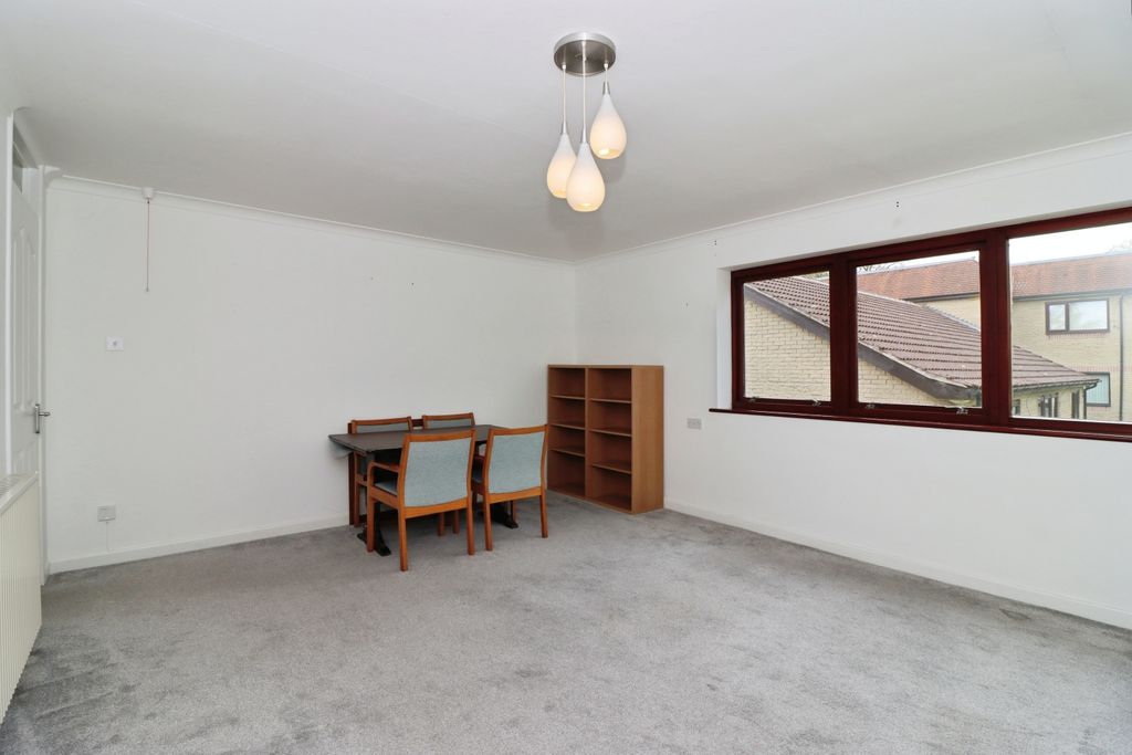 Property photo 3 of 12