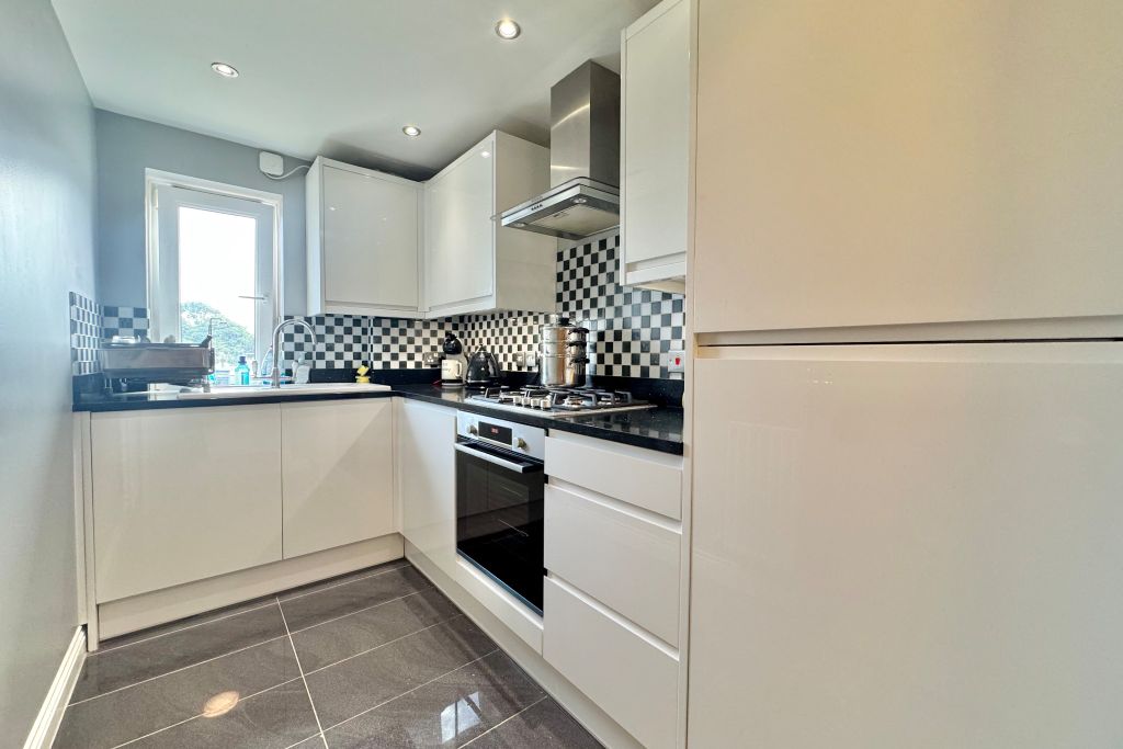 Property photo 2 of 8 Kitchen