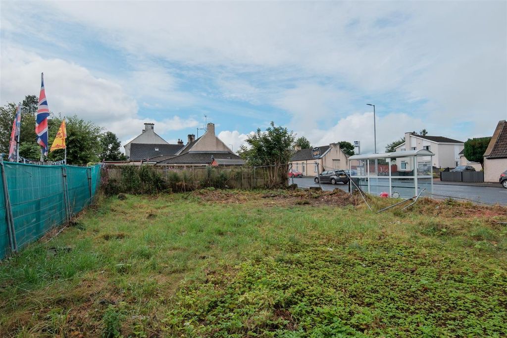 Property photo 3 of 8