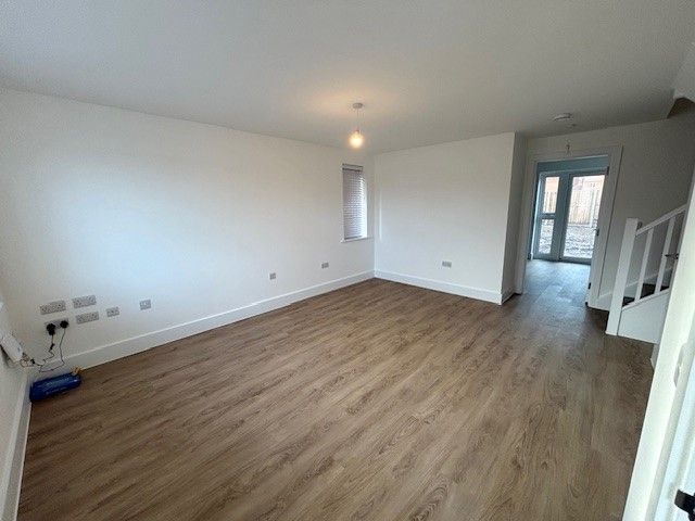 Property photo 2 of 10 Living Room