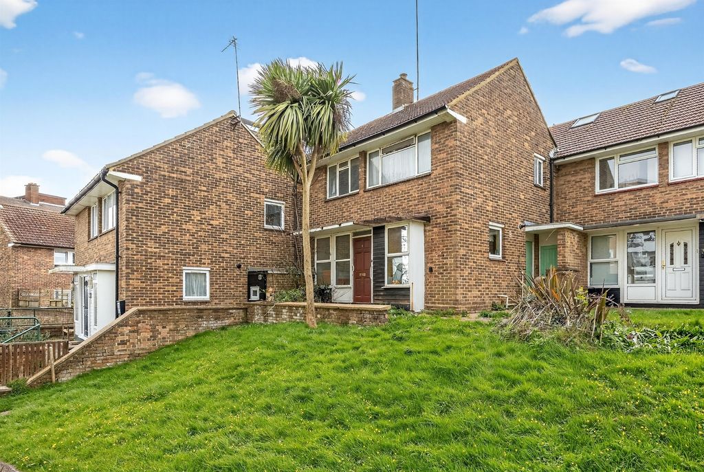 Property photo 1 of 18