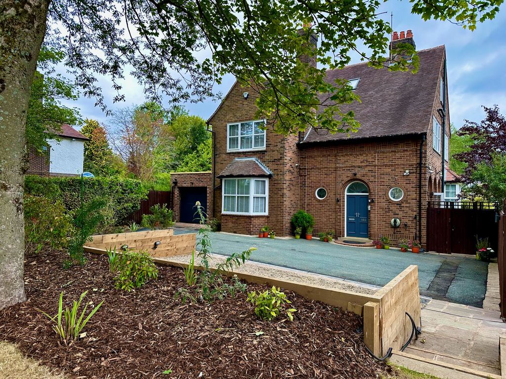 Property photo 1 of 44