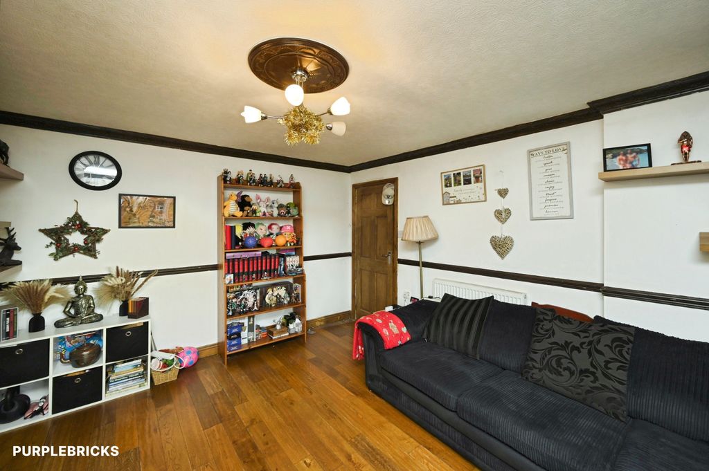 Property photo 3 of 21