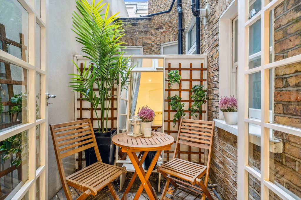 Property photo 2 of 23 Image