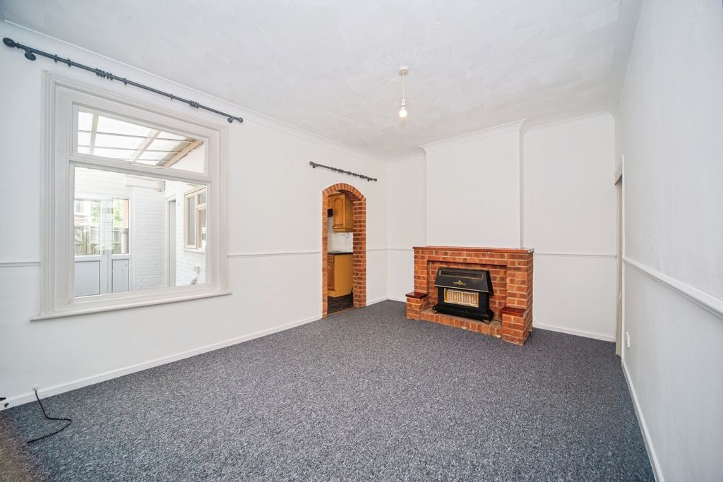 Property photo 3 of 12 Pbox-Img.Jpg