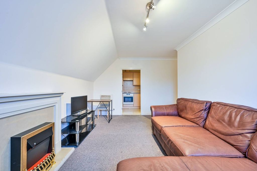 Property photo 3 of 11