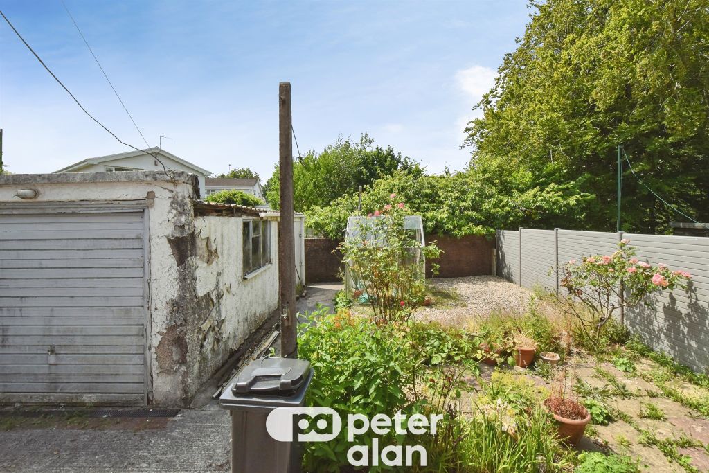 Property photo 2 of 20
