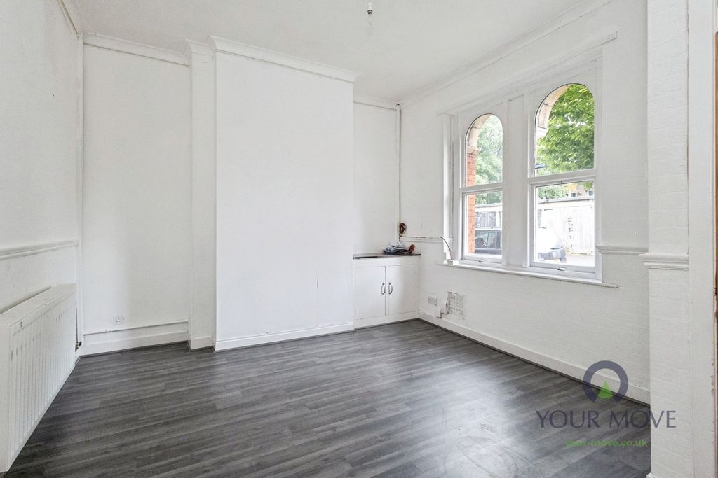 Property photo 3 of 9 Pbox-Img.Jpg