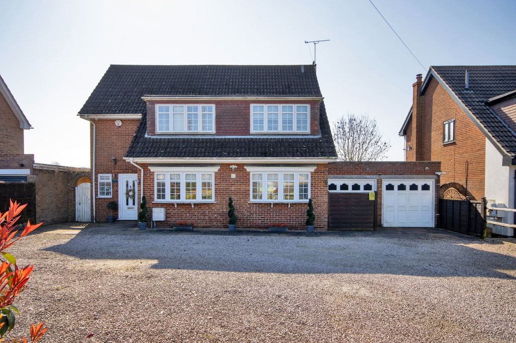 Property photo 2 of 25