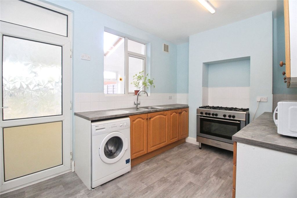 Property photo 3 of 16 Kitchen