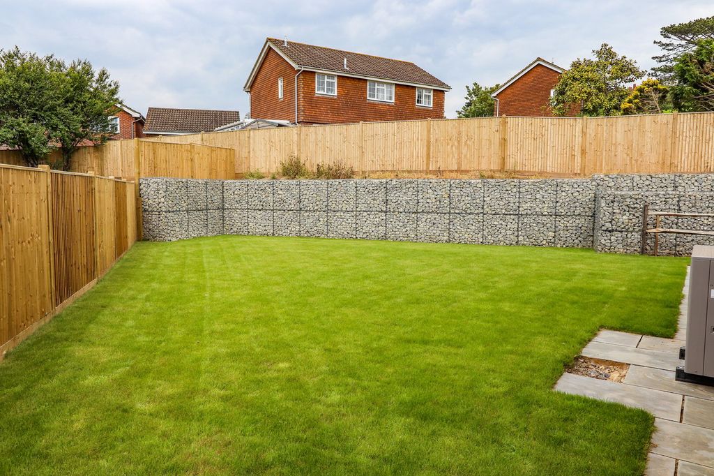 Property photo 2 of 24