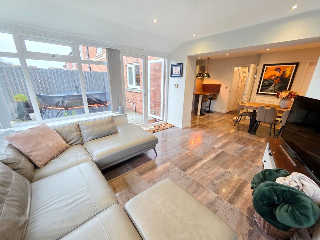 Property photo 3 of 27