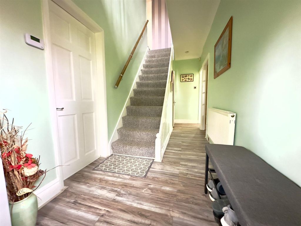 Property photo 3 of 37 Entrance Hallway