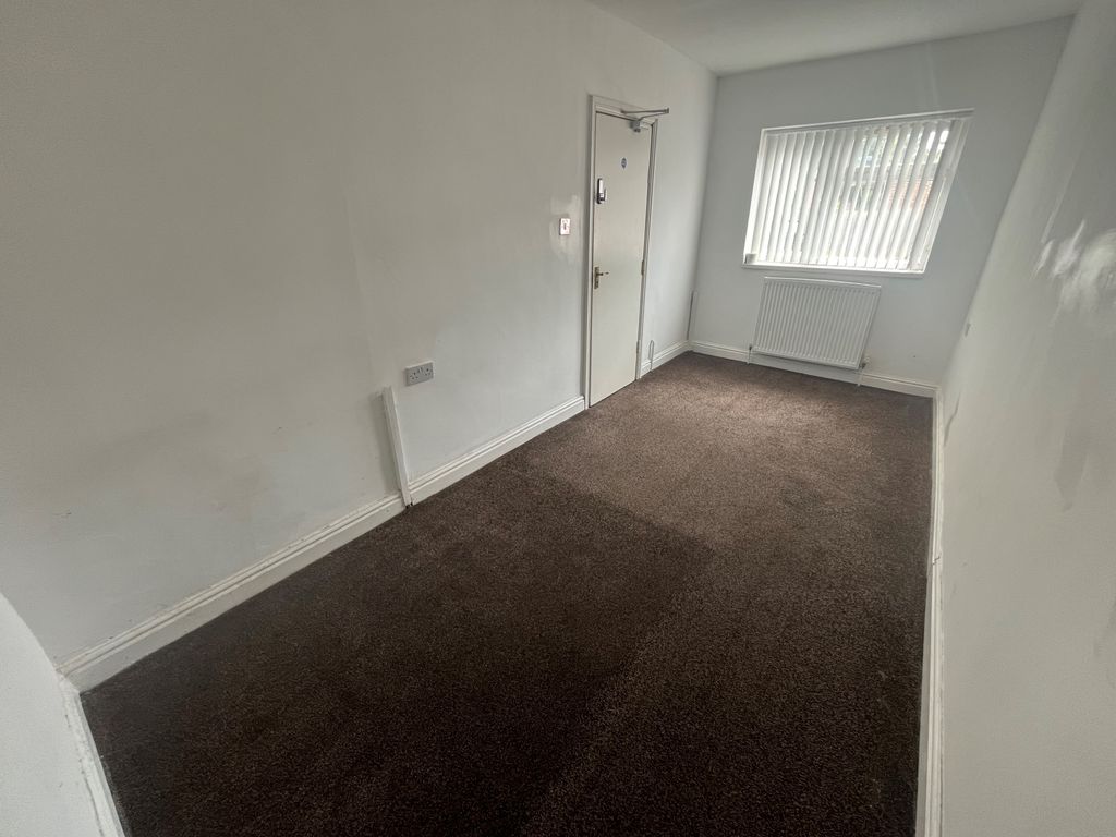 Property photo 3 of 12 Image