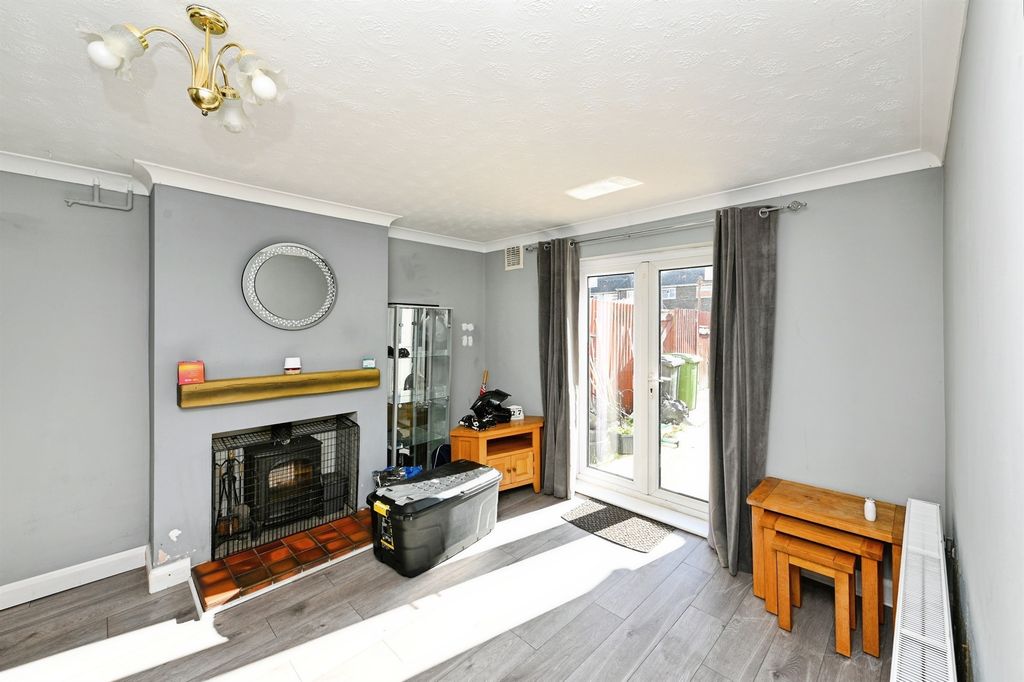 Property photo 3 of 12