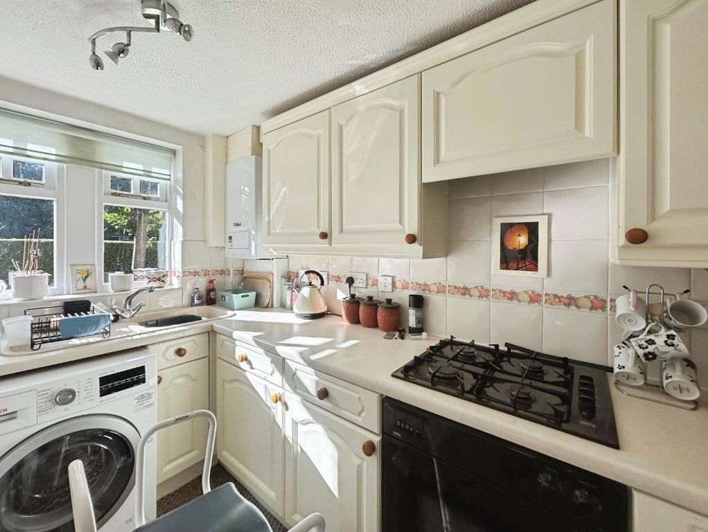 Property photo 2 of 12 Pbox-Kitchen-340730.Jpeg