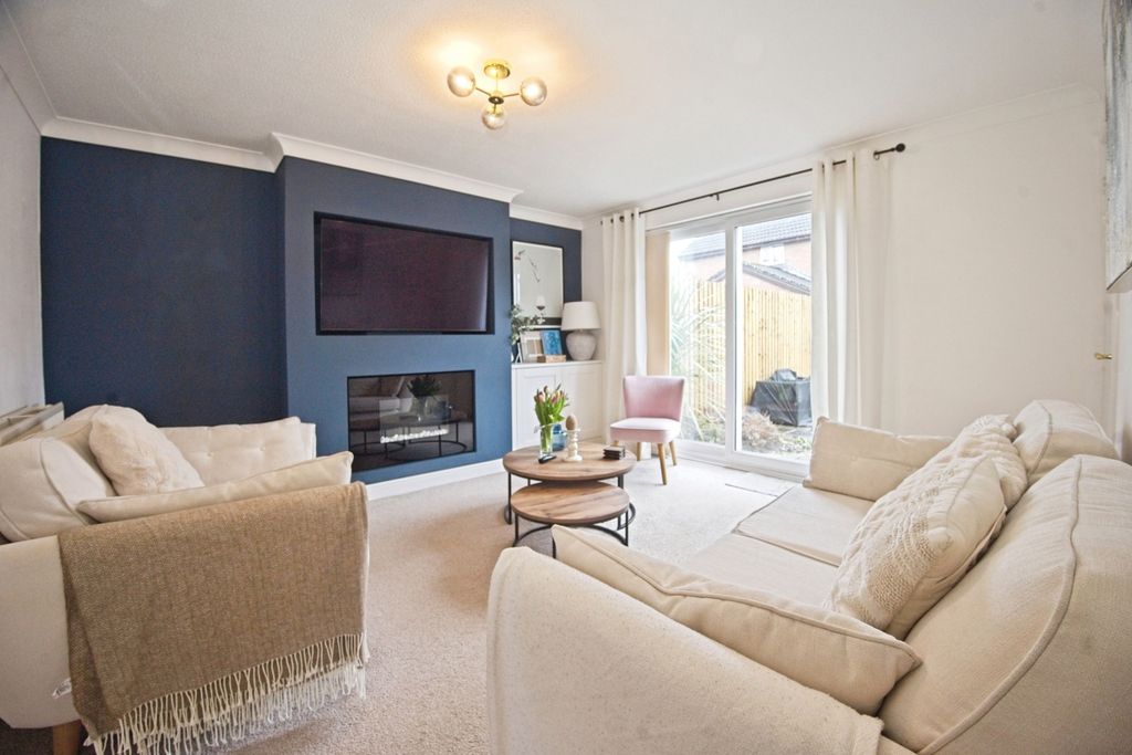 Property photo 2 of 19 Living Area