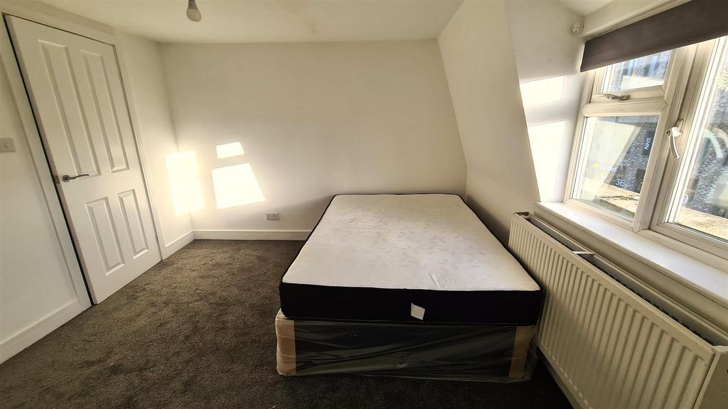 Property photo 3 of 16 Bedroom 1