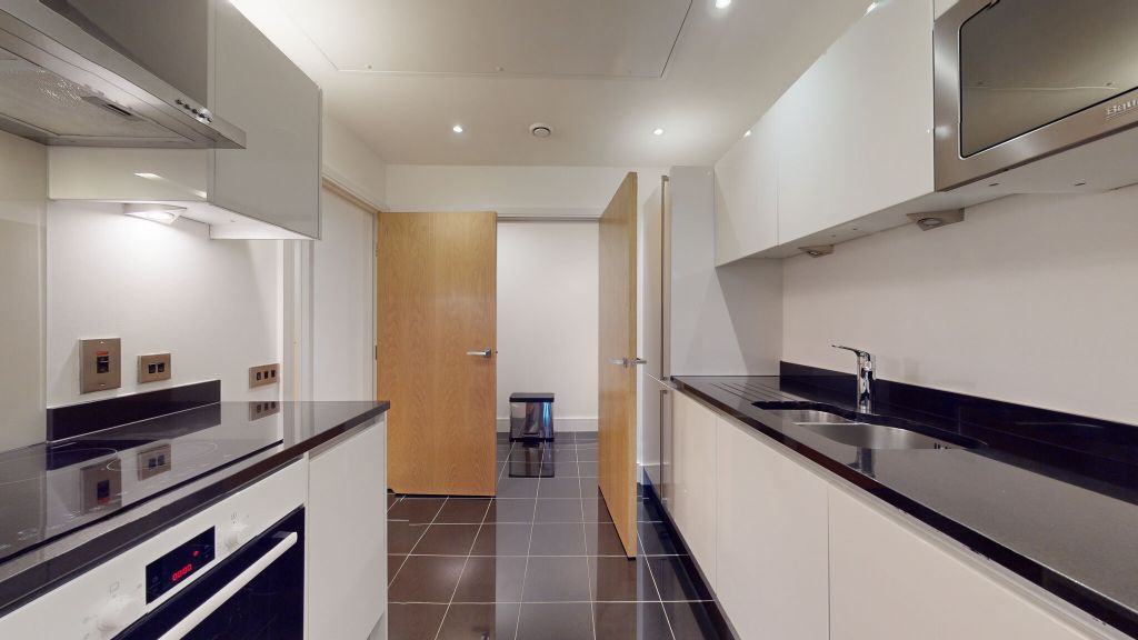 Property photo 2 of 21 Kitchen