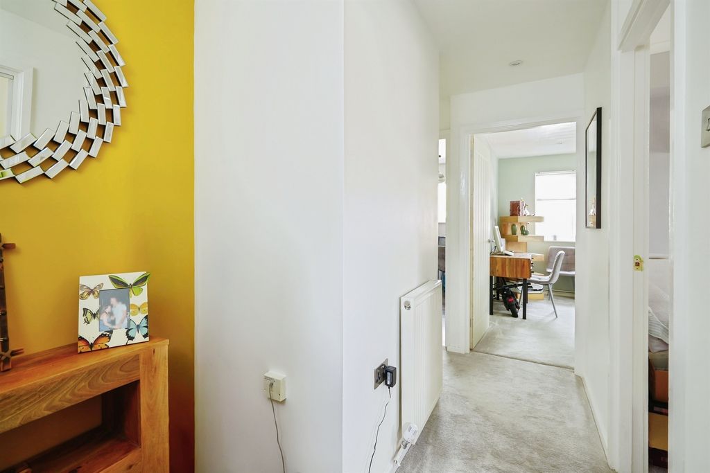 Additional image 9 of 2 bed flat for saleKibble Close, Didcot OX11