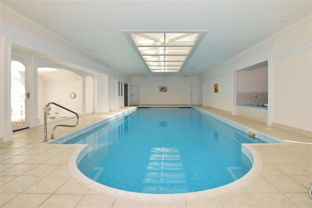 Property photo 3 of 19 Swimming Pool