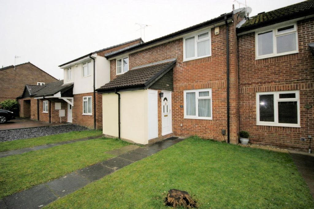 Property photo 1 of 16 Front Garden