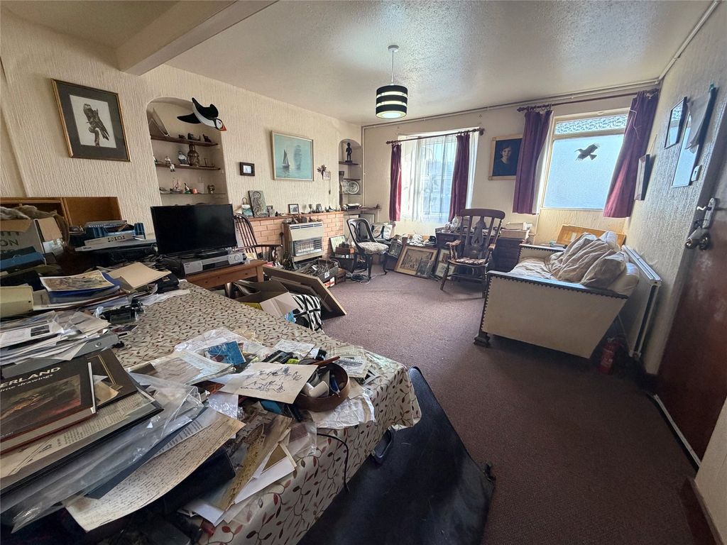 Property photo 2 of 18 Picture No. 35
