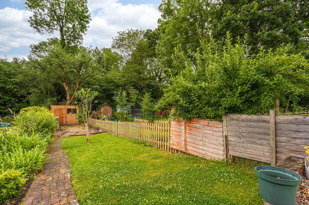 Property photo 2 of 19