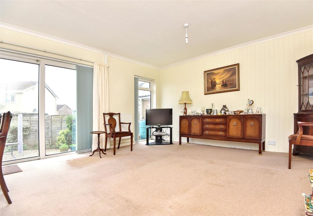 Property photo 2 of 9 Sitting/Dining Room