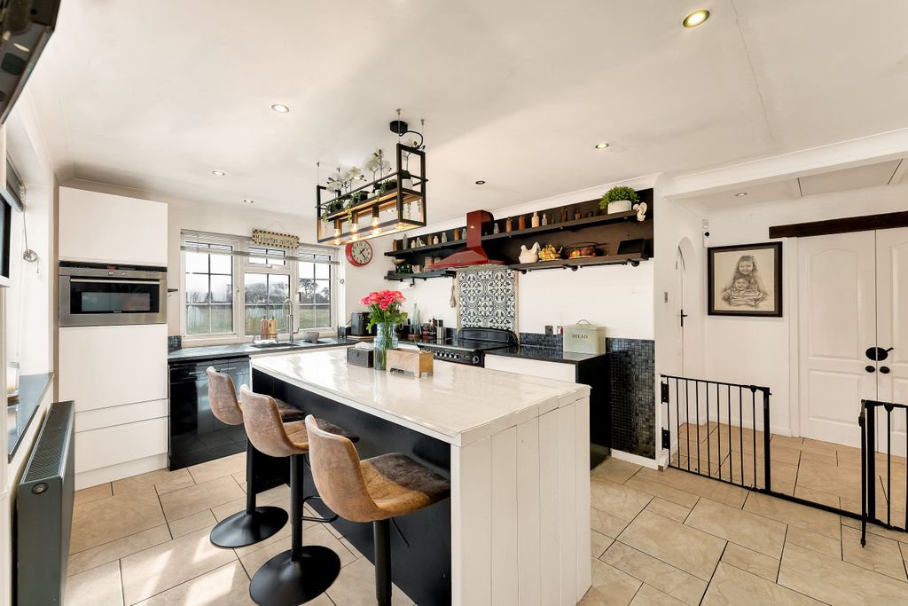 Property photo 3 of 26 Berrycroft, Red Fen Road, Little Thetford (22)