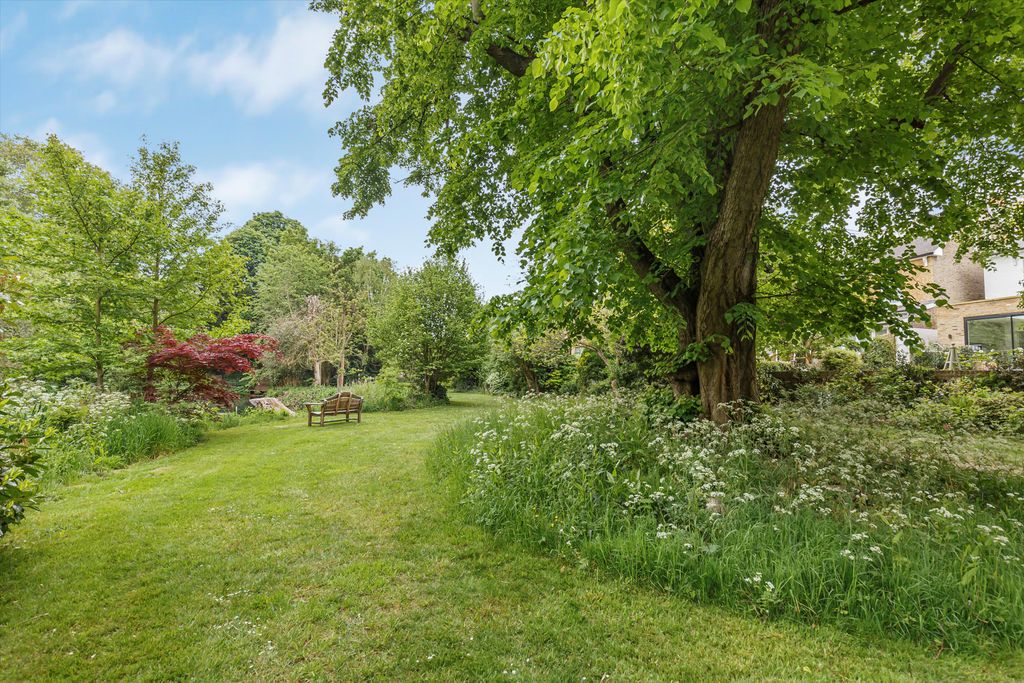 Property photo 2 of 16 Image