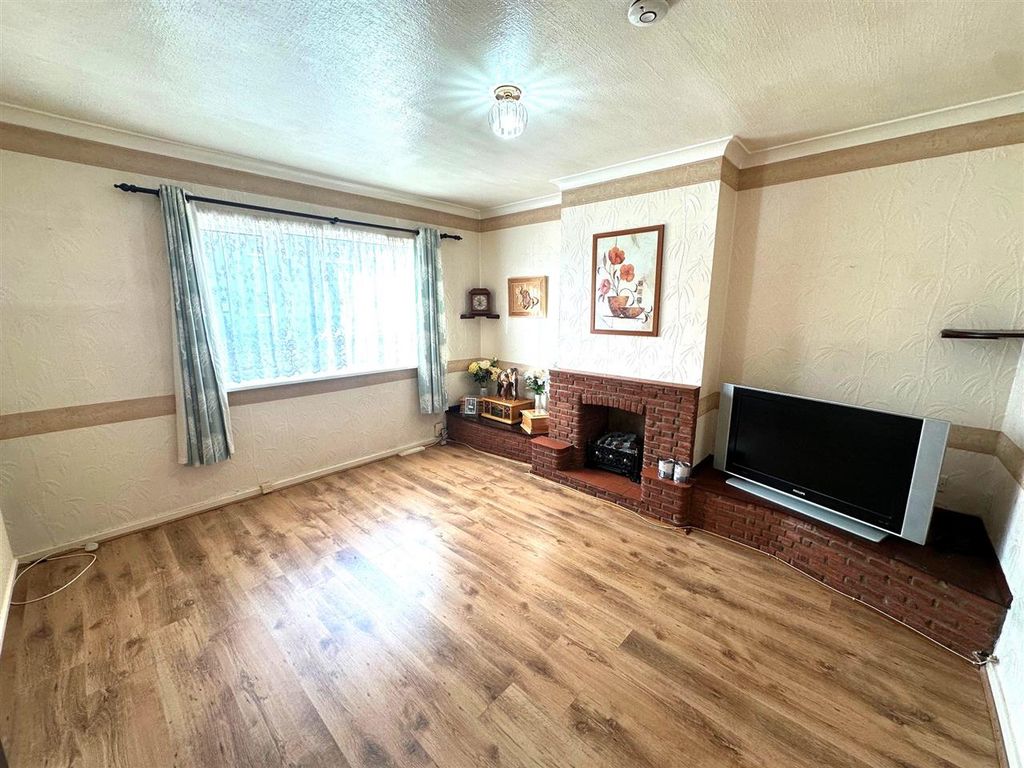 Property photo 2 of 20