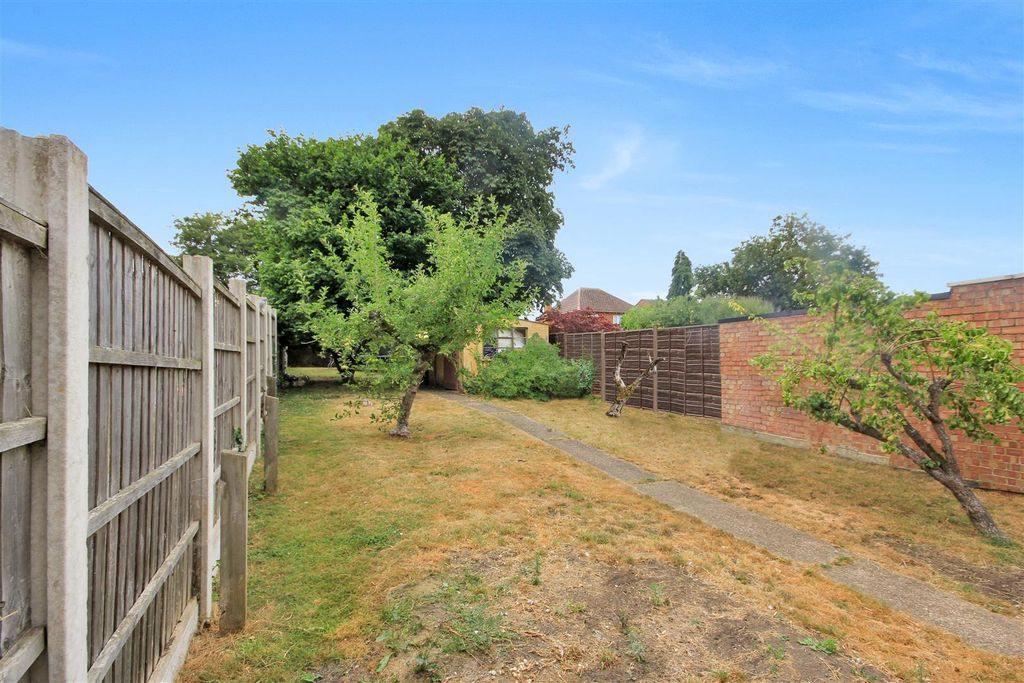 Property photo 2 of 14 Img_2827.Jpg