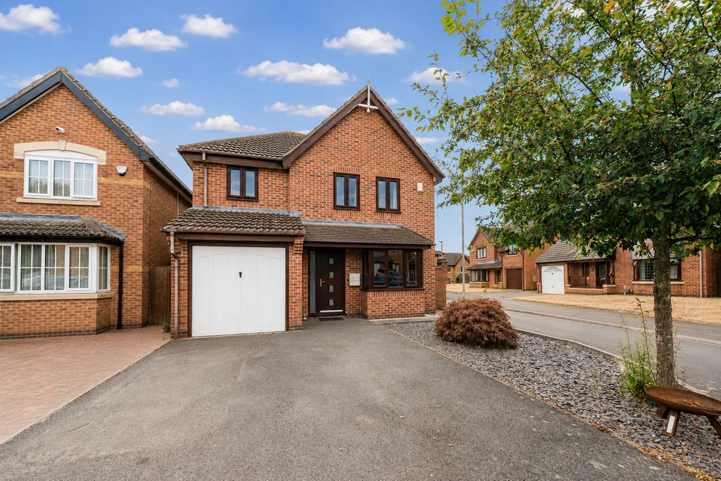 Property photo 1 of 28 F4
