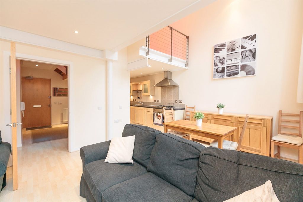 Property photo 1 of 17 Picture No. 02