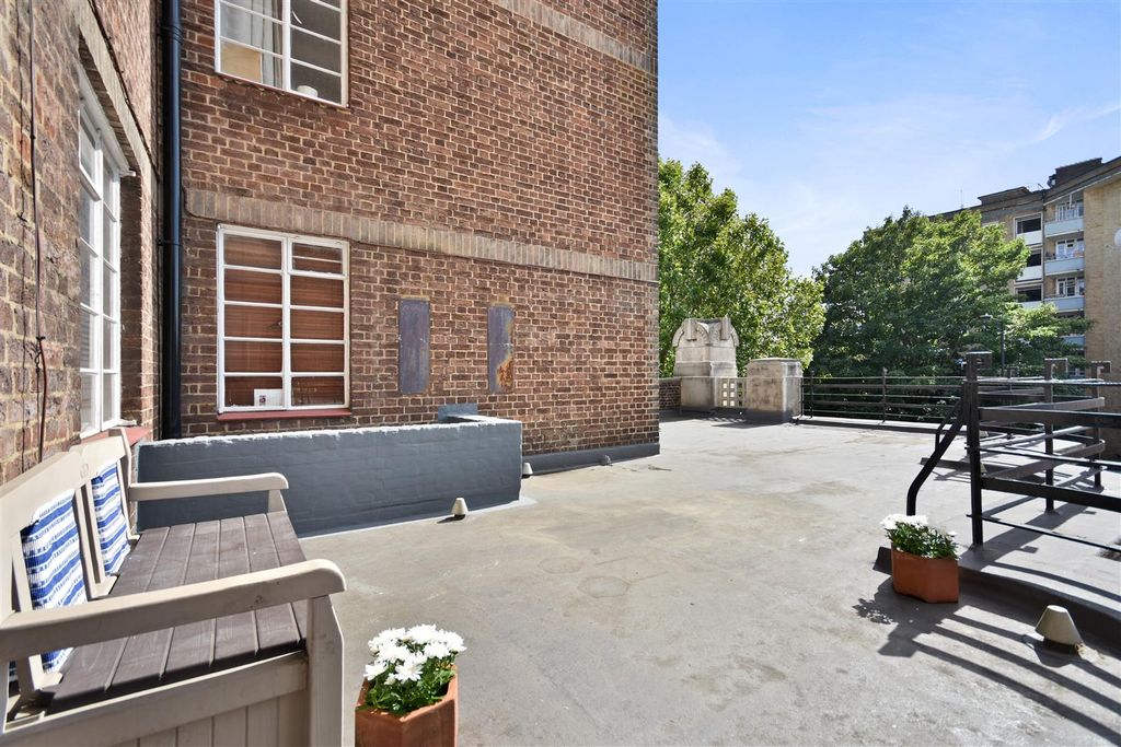 Property photo 2 of 9 Fb - The Grampians - Roof Terrace3 (1).Jpg