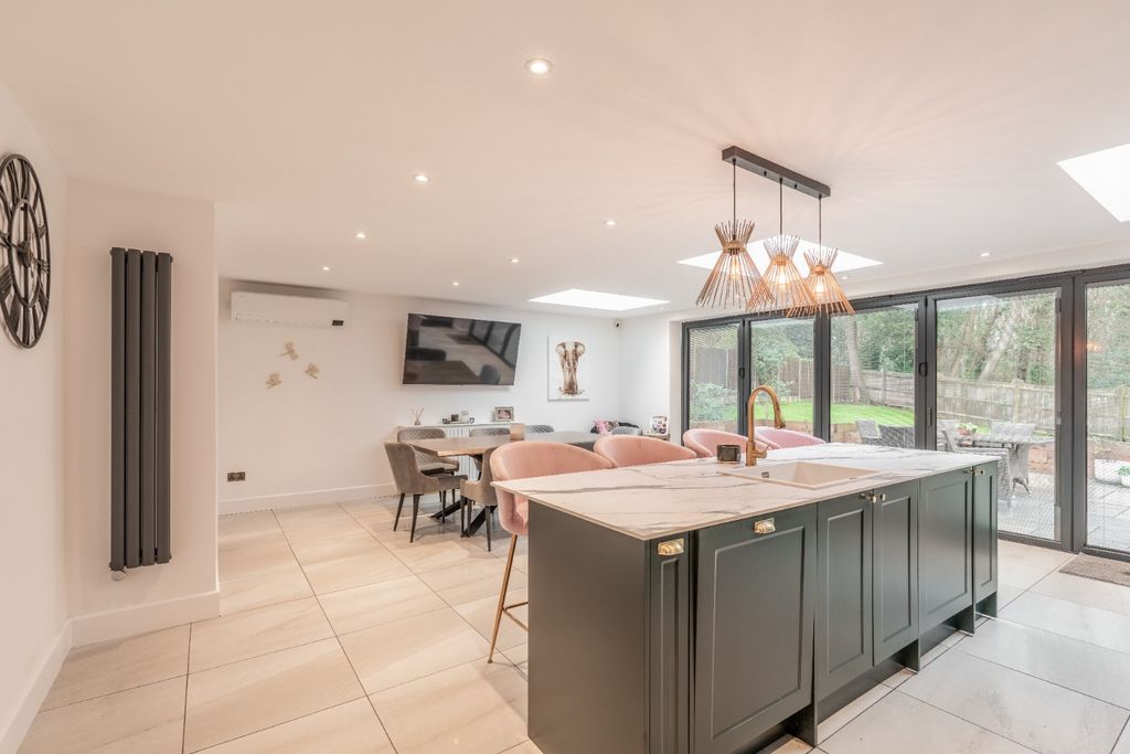 Property photo 3 of 24 4800003