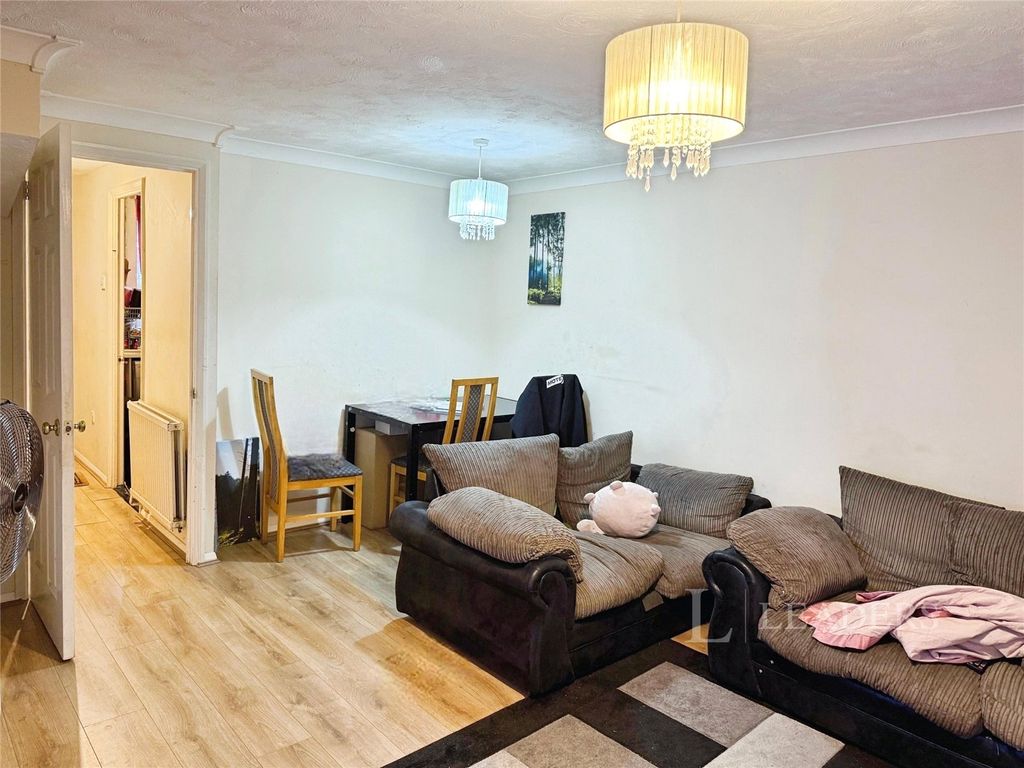 Property photo 3 of 9 Picture No. 11