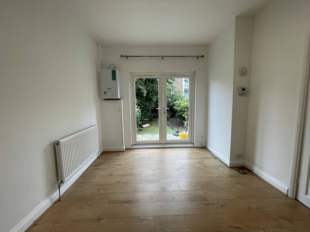 Property photo 3 of 11 Gallery