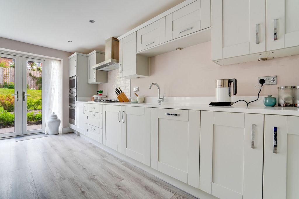 Property photo 3 of 26